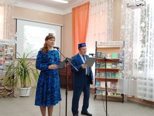 Лениногорскиның үзәк китапханәсендә “Чишмә”леләр катнашында әдәби-музыкаль чара узды (+фотолар)