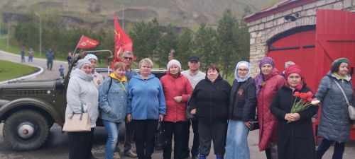 Лениногорскиның «Ярату һәм догалар белән»  волонтер төркеме хәрбиләргә булышуын дәвам итә