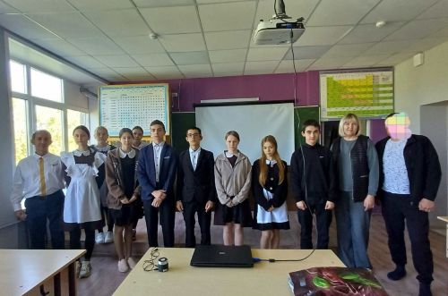 Куакбаш мәктәбендә хәрби операциядә хезмәт итүче якташ ир-егет белән очрашу үтте