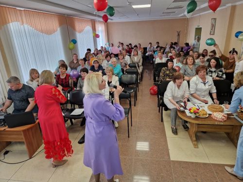 Лениногорск хастаханәсенең шәфкать туташлары  һөнәри бәйрәмне КВН итеп үткәрде