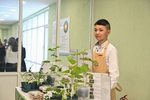 Лениногорск укучылары үзләренең эзләнү эшләрен слетта тәкъдим иттеләр
