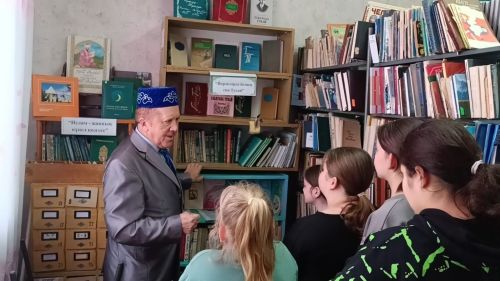 Мөэмин-Каратайдан язалар: авылның рухи һәм мәдәни үзәге ул -  китапханә