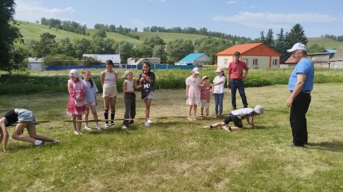 Халыкара балаларны яклау көнендә Мөэмин-Каратайда балалар өчен Сабантуй үткәргәннәр
