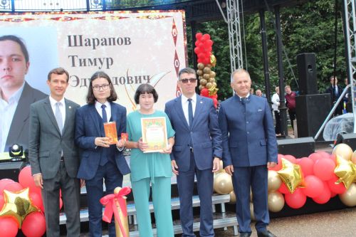 Лениногорскида йолдызлы чыгарылыш кичәсе узды (+ фотолар)