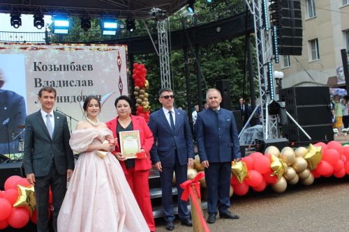 Лениногорскида йолдызлы чыгарылыш кичәсе узды (+ фотолар)