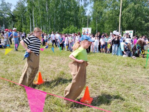 Сабантуйда лениногорскилылар һәм кунаклар халык уеннарында катнашты