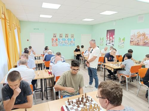 Лениногорск шахмат мәктәбендә «Соңгы кыңгырау» шахмат турнирында 50дән артык уенчы катнашты