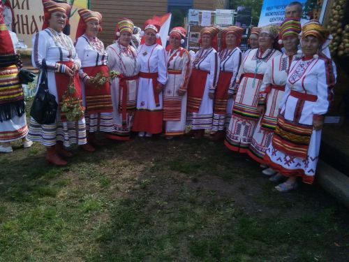 Лениногорск районының фольклор коллективлары Чирмешәндә, суган бәйрәмендә булды