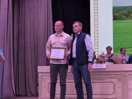 Районда аграр хуҗалыкта үз эшен яратып башкаручы зоотехник  Раил Шәйхетдинов республика тарафыннан бүләкләнде