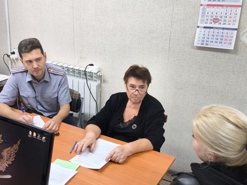 Лениногорскида хөкем срогы үтүчеләргә кабул итү вакытында хокукларын аңлаттылар