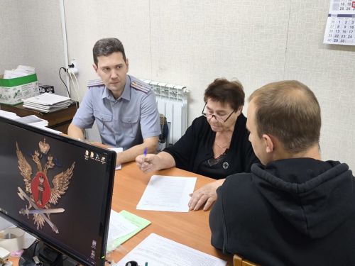 Лениногорскида хөкем срогы үтүчеләргә кабул итү вакытында хокукларын аңлаттылар