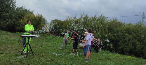 Куакбаш авылы балалары өчен сабын куыклары бәйрәме узды