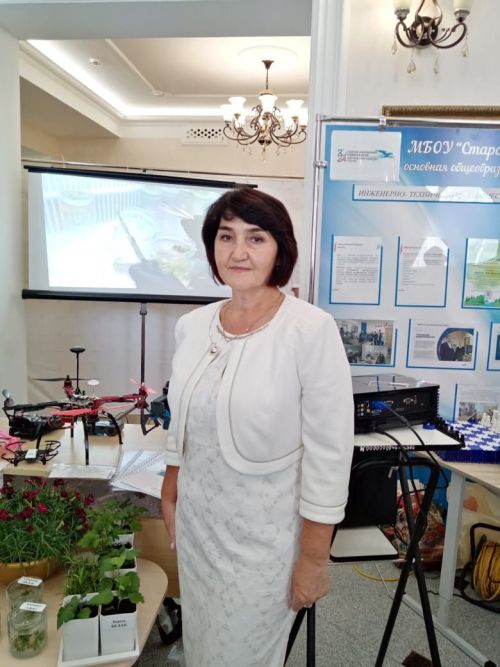 Шөгер мәктәбе укытучысы Эльмира Гарифуллина - читкә бәхет эзләп китмәде, үз ягында тапты бәхетне