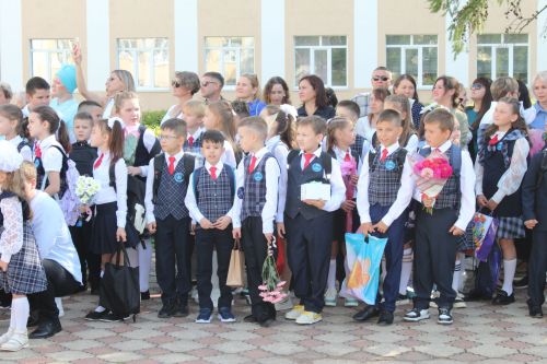 Лениногорскиның 11нче гимназиядә узган Белем бәйрәменнән фоторепортаж