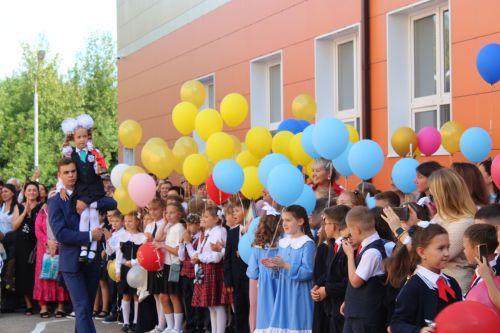 Лениногорскиның 2нче мәктәбе 75 еллык юбилеен билгеләп үтте (+фотолар)