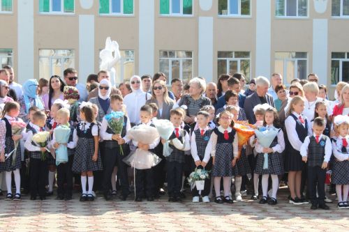 Лениногорскиның 11нче гимназиядә узган Белем бәйрәменнән фоторепортаж