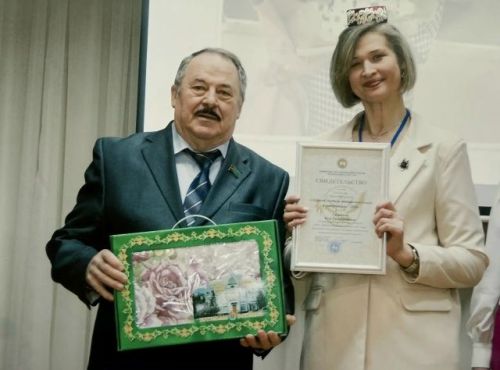 «Иң яхшы татар теле һәм әдәбияты укытучысы»  конкурсының зональ этабында Лениногорскины Роза Гыймаева тәкъдим итте