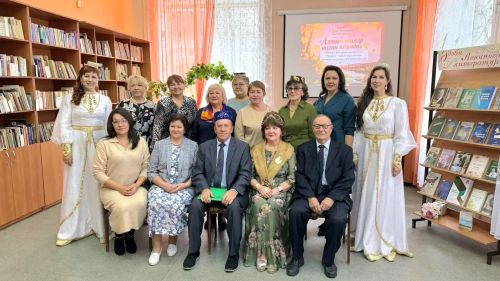 «Алтын көзләр туган ягымда»: Үзәк китапханәдә шигърият кичәсе
