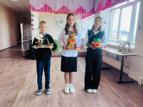 Иске Иштирәк мәктәбендә көзге бал - уңыш бәйрәме уздырылды (+фотолар)