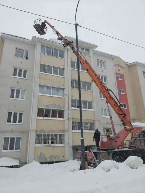 Лениногорскида көннәр җылынуга бәйле рәвештә түбәдән кар һәм боз кисәкләре төшү куркынычы артты