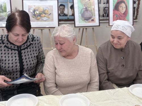 Лениногорск ветераннар советында “Кул эшләре тылсымы”  клубына йөрүче олы яшьтәге апалар хәрби операциягә ярдәм күрсәтә