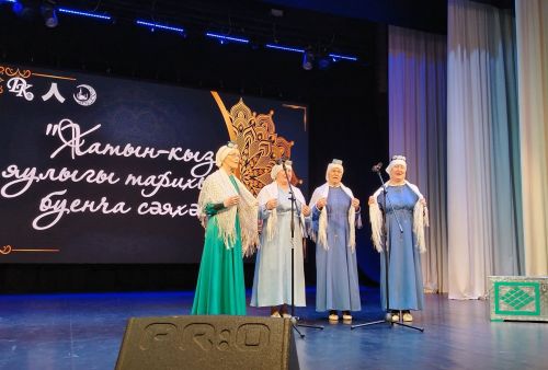 Яулык чит күзләрдән дә саклый: Лениногорскида хатын-кыз яулыгы тарихы буенча чара узды