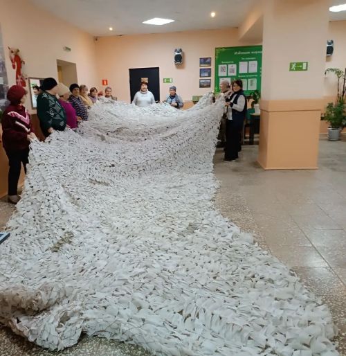 Иске Шөгер авылы апалары маскировка челтәре үреп, тагын да берләште