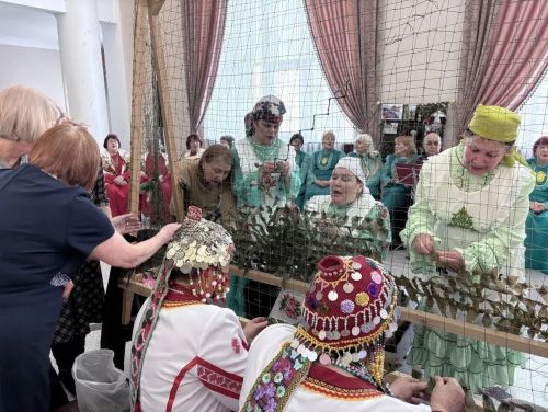 Лениногорск Мәдәният сараенда кич утыру барышында хәрби операциягә ярдәм дә күрсәттеләр