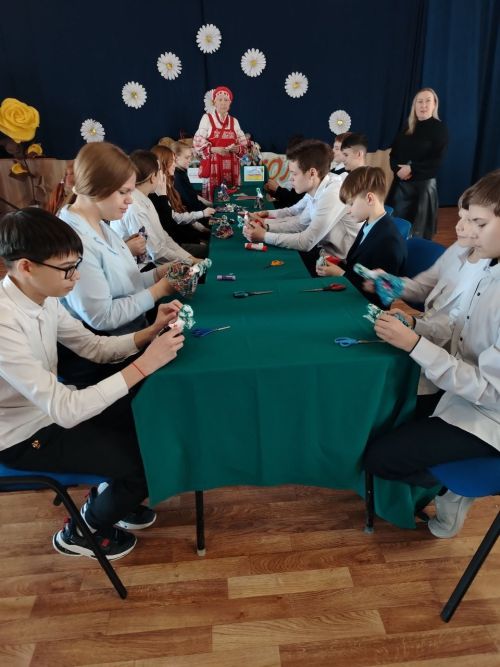 Лениногорскида курчак ясау остасы балаларга мастер-класс уздырды