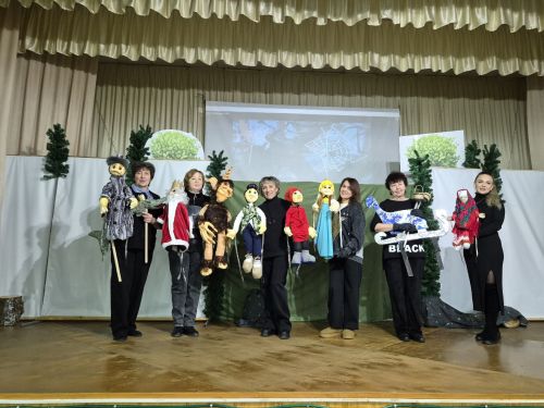 Шөгер мәдәният йорты курчак театры балаларга зур бүләк ясады