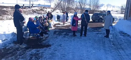 Мөэмин-Каратай авылында кайнар чәйләр, коймаклар белән Нәүрүз бәйрәмен билгеләп үттеләр(+фотолар)