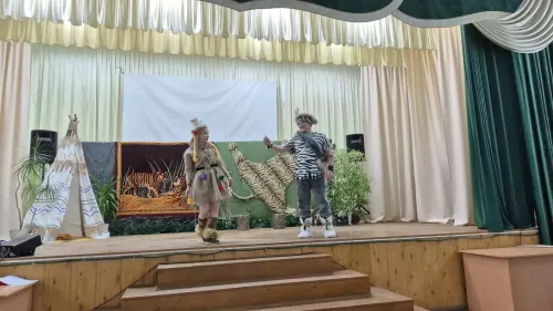 Шөгер артистлары борынгы  заманнарга алып кайтты