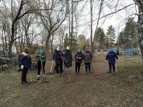 Мәңгелек йортны чистарту - безнең бурычыбыз: Федотовка авылында зиратта өмә узды