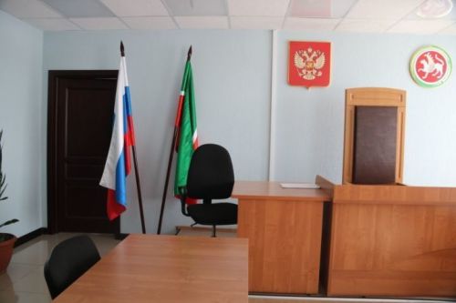 Лениногорскида суд идарәче компаниягә шәхси йортларга су үткәрергә йөкләмә бирде