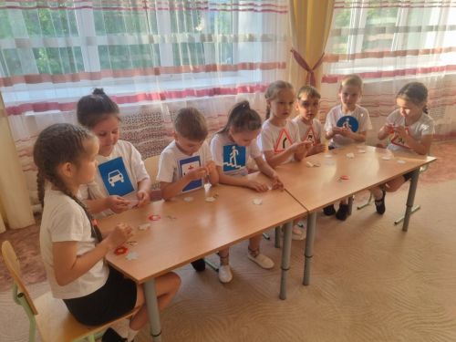 Лениногорскида балалар бакчасында юл иминлеге буенча уртак чара үтте
