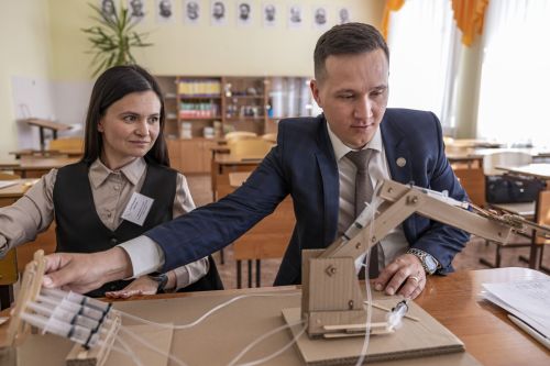 Зур ачышларга бару юлында