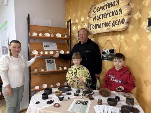 Лениногорскиның «Исток-Башлангыч» үзәгендә балчык эшләнмәләре  күргәзмәсе оештырылды