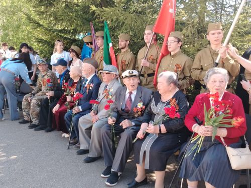 Лениногорскида Бөек Ватан сугышында Җиңүнең 81 еллыгына багышланган автойөреш узды (+фотолар)