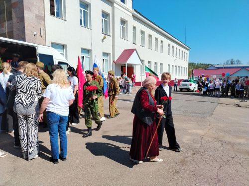 Лениногорскида Бөек Ватан сугышында Җиңүнең 81 еллыгына багышланган автойөреш узды (+фотолар)