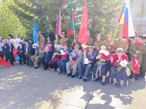 Лениногорскида Бөек Ватан сугышында Җиңүнең 81 еллыгына багышланган автойөреш узды (+фотолар)