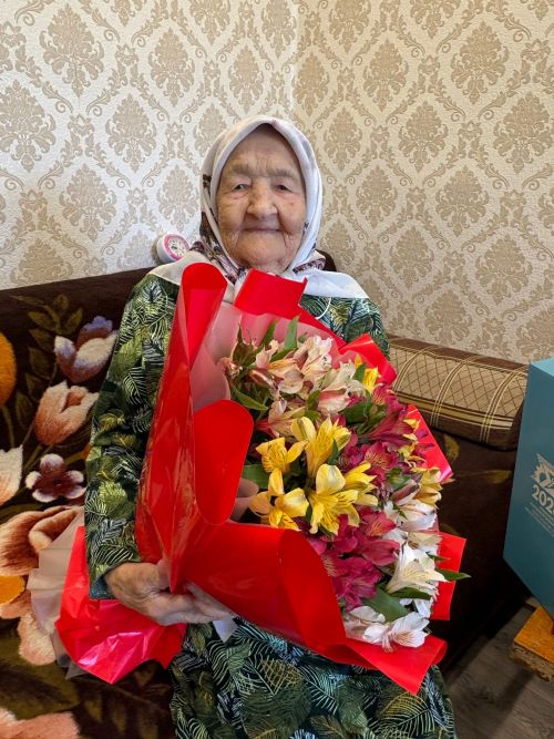 101 яшьлек райондашыбыз Әкълимә Кашапова: Без кечкенәдән бөтен эшне белеп үстек