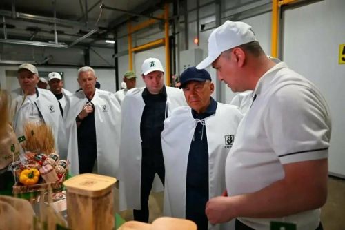 Татарстан Рәисе Лениногорск кошчылык фабрикасында булды