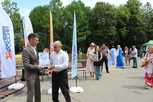 Лениногорскида күңелле һәм масштаблы итеп Россия көнен билгеләп үттеләр (+фотолар)