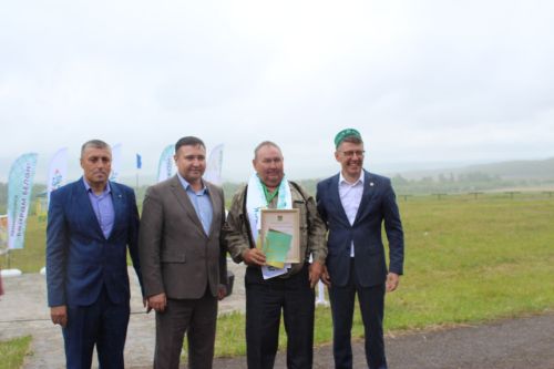 Лениногорск Сабан туенда аграрийларны бүләкләделәр (+фотолар)
