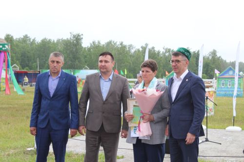 Лениногорск Сабан туенда аграрийларны бүләкләделәр (+фотолар)