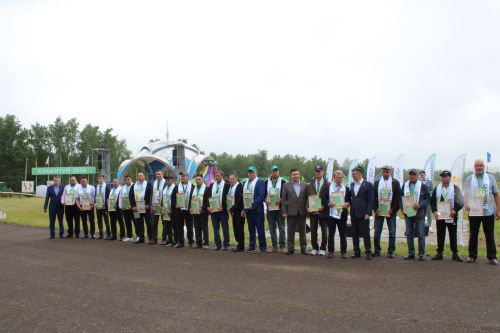 Лениногорск Сабан туенда аграрийларны бүләкләделәр (+фотолар)