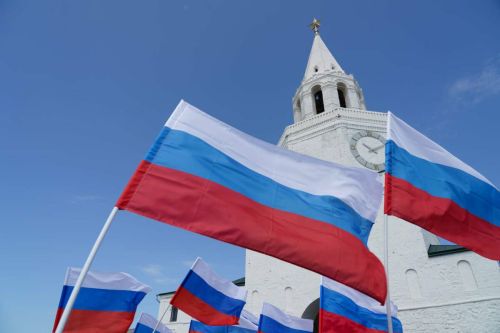 Россия көнен бәйрәм итү сәбәпле, кыска эш атнасы башланды
