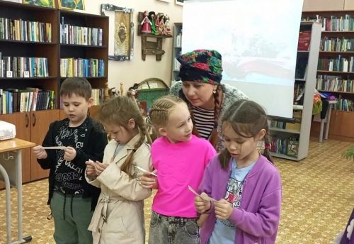 Лениногорскиның үзәк китапханәсендә «Әкияттә кунакта» уен-сәяхәт узды