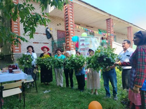 Питрау: җәй, чәчәкләр, такмаклар бәйрәме - Федотовка авылында Питрауны билгеләп үттеләр (+ бик күп фотолар)