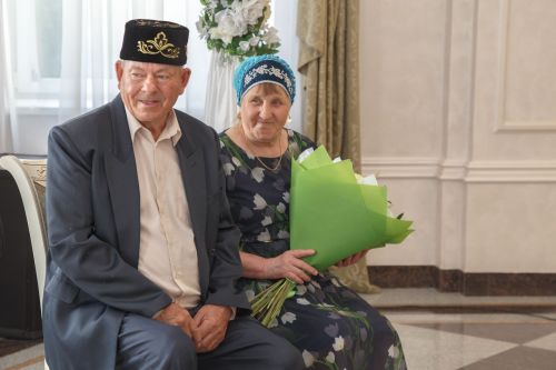 Кирлегәч авылында гомер итүче Сабирҗановлар гаиләсе үз тормышларын  сабырлык, тугрылык, кайгыртучанлык дигән хисләрдә корганнар